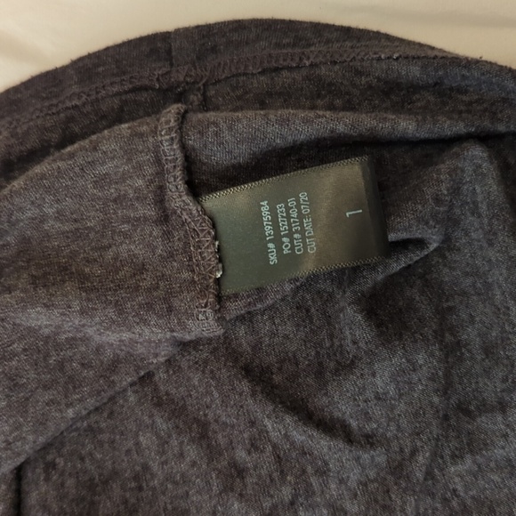 Torrid Lovesick Charcoal Gray Skull Graphic Tee Size 1 Used GC - Picture 7 of 7